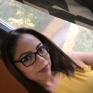 Meet your Posher, Connie